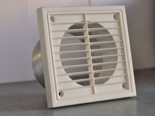 Wall vent kit